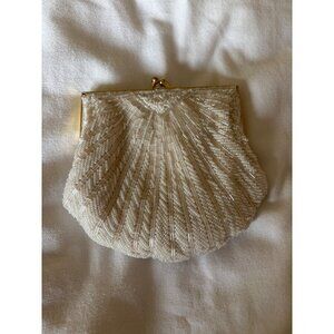 Vintage Carolyn Barton White Beaded Shell Clutch Purse With Gold Chain Strap & S